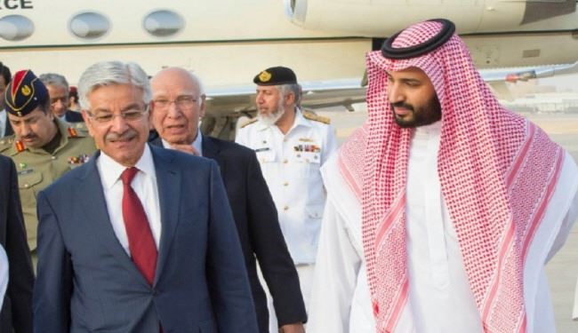 وزیر پاکستانی: لازم باشد، از بمب اتم استفاده می‌کنیم