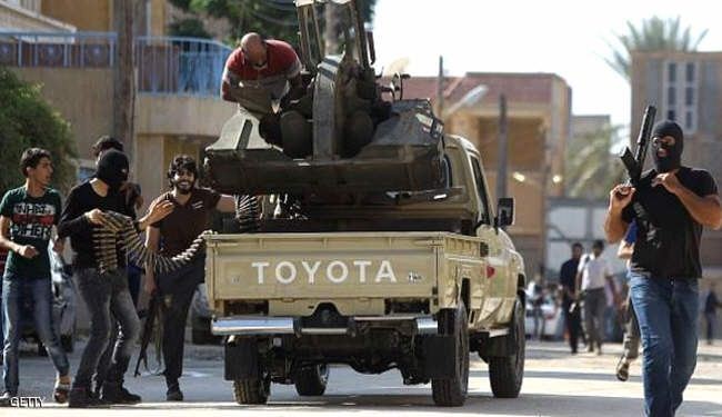 ليبيا... اشتباكات عنيفة في بنغازي وسقوط قذيفة على مستشفى