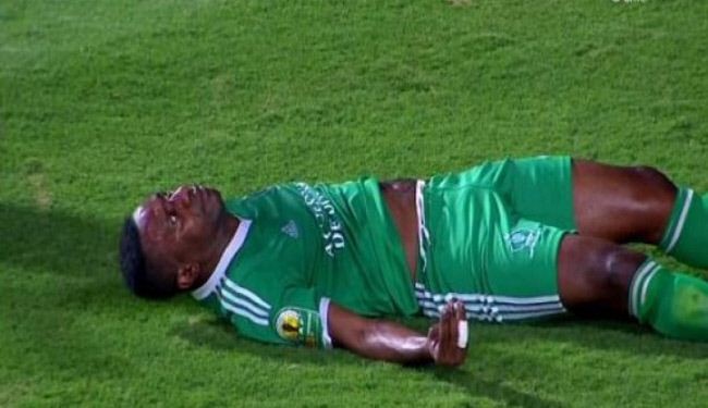 لاعب يصاب بشلل رباعي بعد هذا التدخل