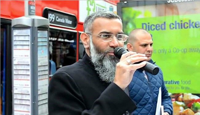 بريطانيا تتهم الداعية أنجم تشودري بدعم 