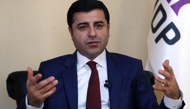 دمرتاش يطالب الأوروبيين والأطلسي بإدانة ظلم أردوغان للأكراد