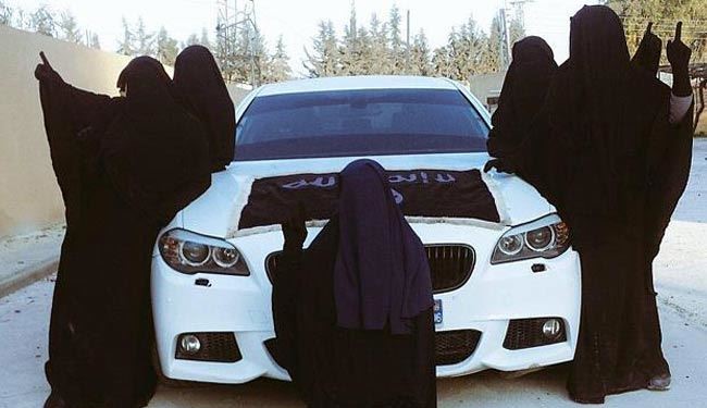 زن یک داعشی هووی خود را آتش زد!