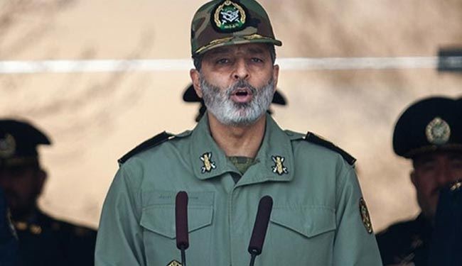 العميد موسوي: الجيش الايراني يؤدي دوره في القتال والبناء