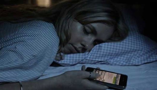 إحذر من تصفح هاتفك الذكي قبل النوم