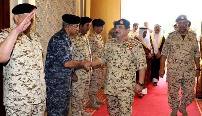 ملك البحرين يقول إن ولديه ناصر وخالد كانا في اليمن