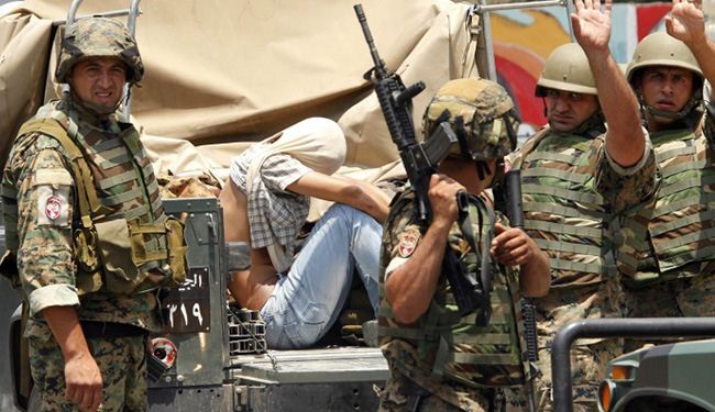 توقيف منتمين الى 