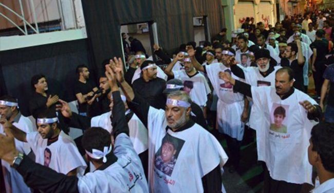 بالصور.. موكب عزاء لآباء شهداء ثورة 14 فبراير بالمنامة