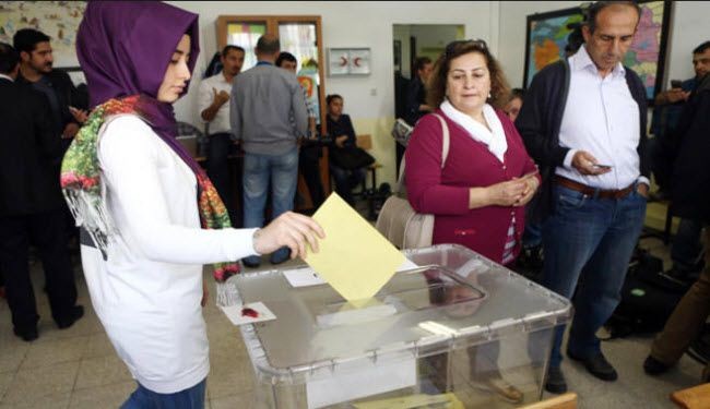 أنباء غير مؤكدة عن فوز حزب الرئيس التركي بالاغلبية