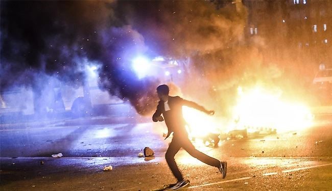 حرب شوارع بين الامن التركي والاكراد، والجيش يستخدم دبابات