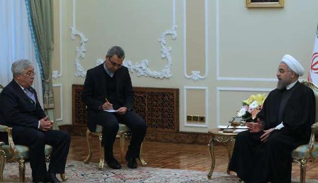 الرئيس الايراني یؤکد علی تعزیز التعاون مع کازاخستان