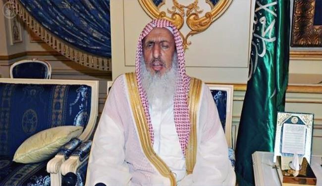 آل الشيخ: وسائل التواصل تدعو للفجور وافساد النساء