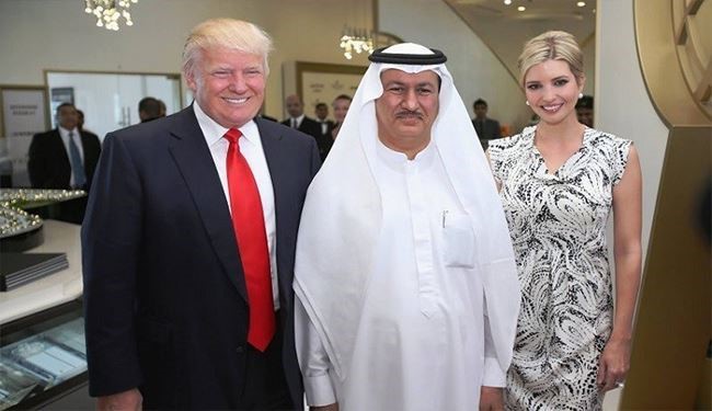ترامب: يعادي المسلمين ويعشق أموالهم!