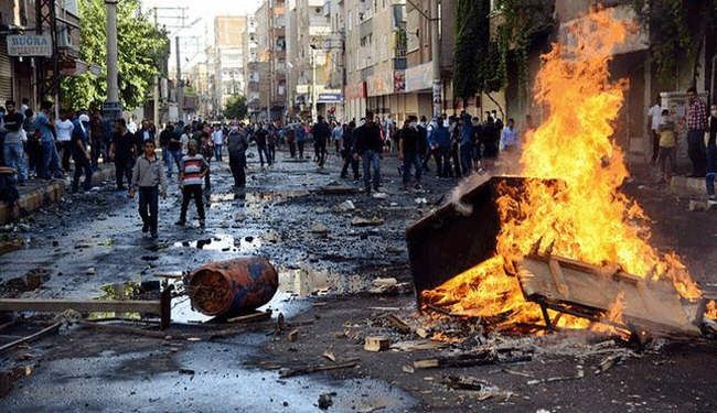 صدامات عنيفة في انقرة بين مؤيدين للاكراد والشرطة