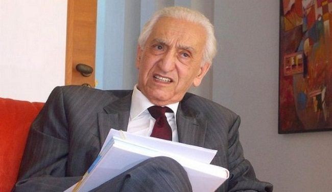 وفاة آيت أحمد أحد قادة الثورة الجزائرية