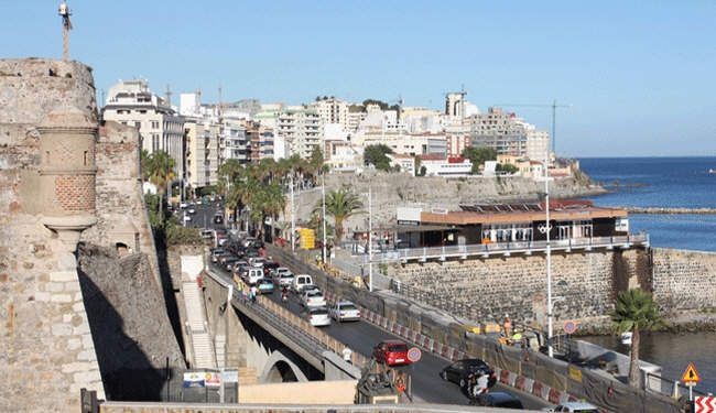 مئات المهاجرين يحاولون عبور الحدود المغربية الى سبتة