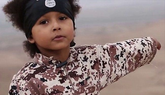 بالصور: داعش تبث فيديو تعدم فيه 5  