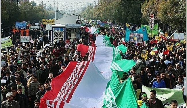 زعيم المسلمين السود باميركا يشارك في احتفالات ذكرى انتصار الثورة