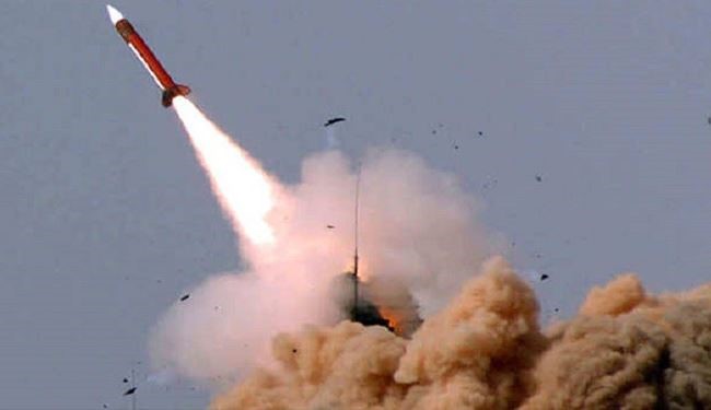 خسائر سعودية فادحة باستهداف القوات اليمنية مطار جيزان