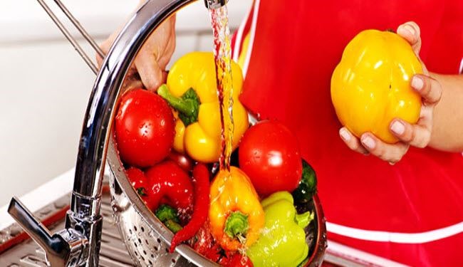 أسهل طريقة لتنظيف أغذيتكم من المبيدات