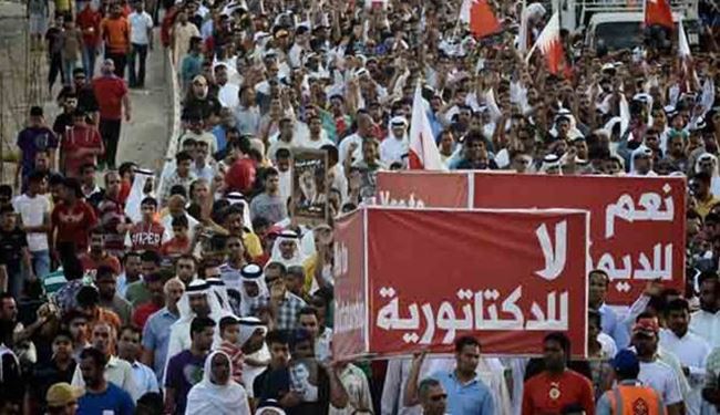 عشرات المسيرات بذكرى ثورة البحرين والسلطات ترد بالقمع