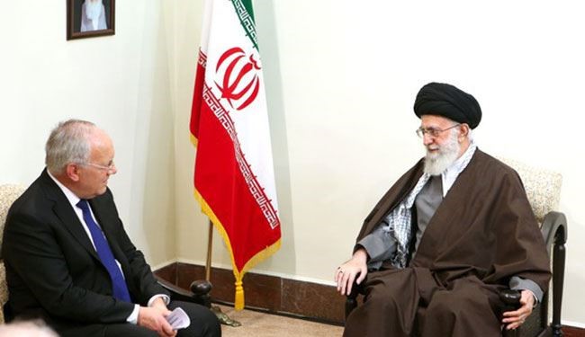 آية الله خامنئي: مصالح بعض الدول الغربية تكمن في اثارة الحروب