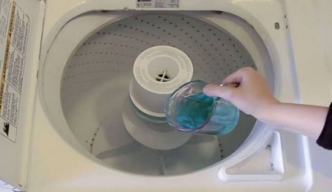 ضعي غسول الفم داخل الغسالة ولن تصدقي النتيجة!