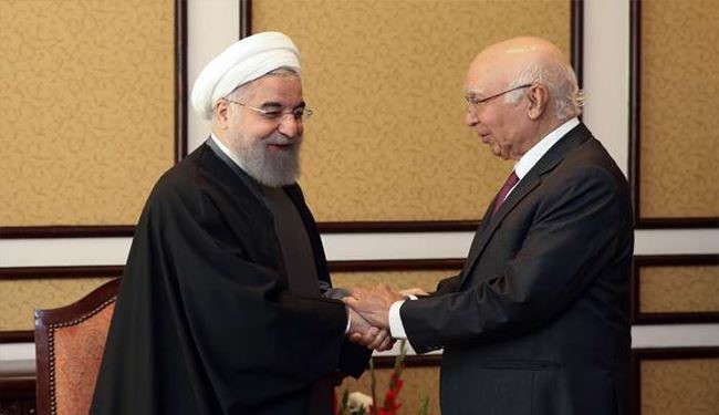 روحاني يؤكد على اتحاد الدول الإسلامية لحل المشاكل المشتركة