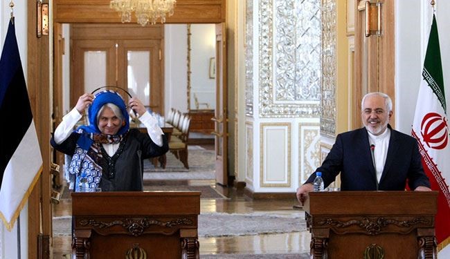 كيف رد ظريف على تصريحات كيري حول قدرات ايران الصاروخية؟