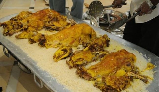 عکس‌های دیده نشده از سفره رنگین پادشاه عربستان
