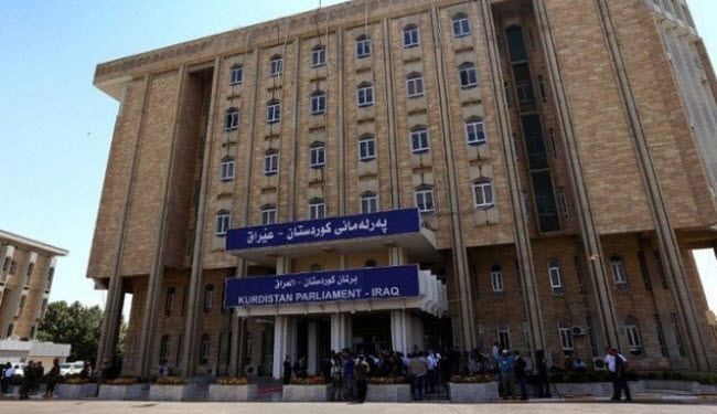 مسيحيون غاضبون يتظاهرون امام برلمان كردستان العراق