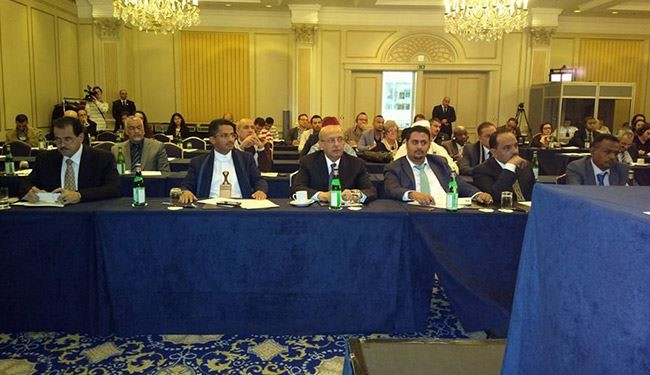 قوى اليمن تشترط وقف الغارات لحضورها مفاوضات الكويت