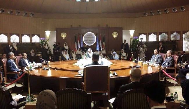 استمرار الغارات السعودية يهدد مفاوضات الكويت بالفشل