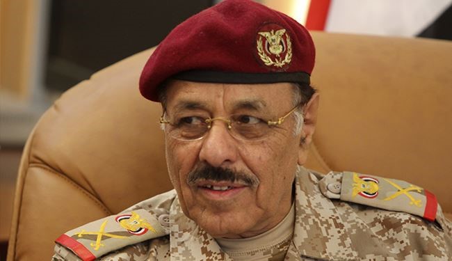محسن الاحمر ينقلب على الإمارات!