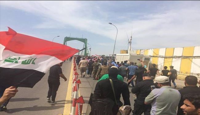 بالصور.. لحظة اقتحام المنطقة الخضراء في بغداد