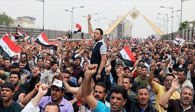 المتظاهرون أخلوا البرلمان وتوجهوا الى ساحة الاحتفالات