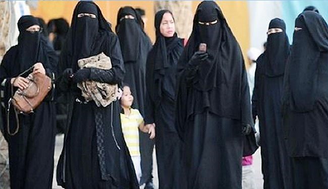 سعوديات يطالبن برواتب شهرية مقابل عملهن المنزلي
