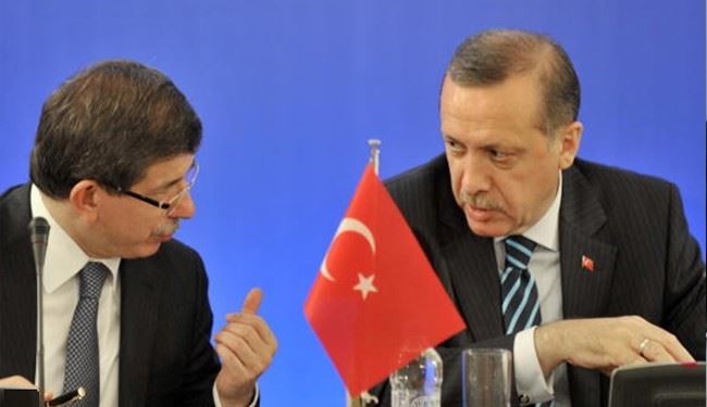 احتدام الصراع بين أردوغان وأوغلو والاخير يستعد للاستقالة
