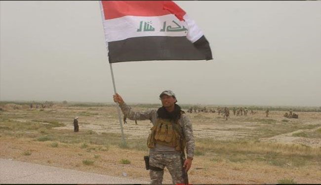 بالصور.. رجال يحثون الخطى نحو الفلوجة