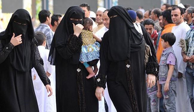 دختران عربستانی به تنهایی می‌توانند به مغازه بروند!
