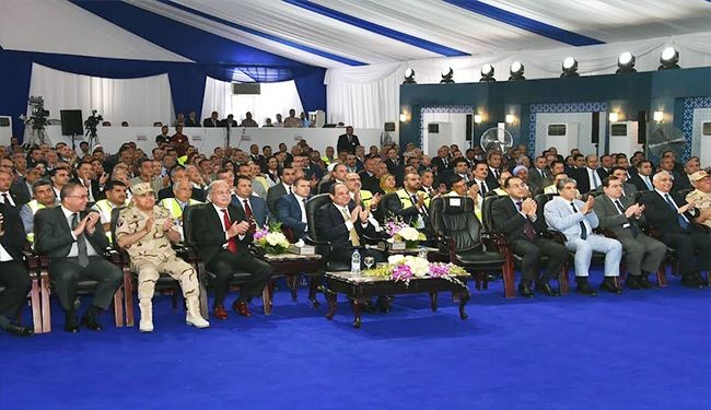 بالصور؛ ألوان قاعة السيسي الدافئة تحاكي الوان 