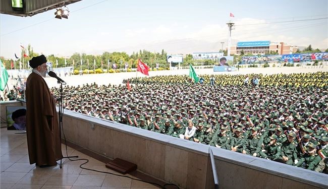 اتفاقی نادر و غیر معمول در مراسم سخنرانی رهبرمعظم انقلاب