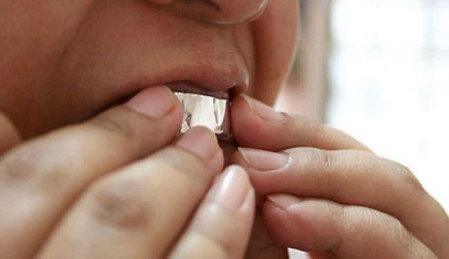 صور:ماذا يحدث لأسنانكم إذا وضعتم عليها رقائق الألمنيوم لساعة واحدة!
