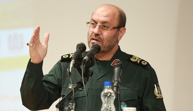وزیر دفاع  : تهدید را با تهدید پاسخ می‌دهیم