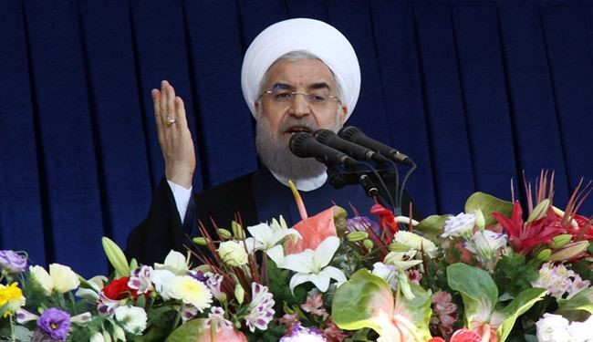الرئيس روحاني: لا نسمح لاحد بالتمییز بین المسلمین ومذاهبهم