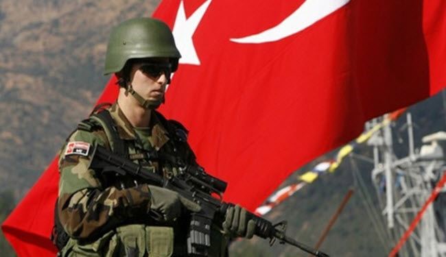 تركيا.. إصابة 12 جنديا بانفجار شرقي البلاد
