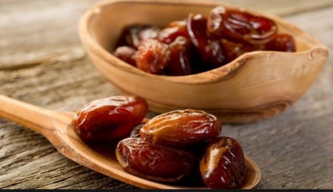 لا ترموا نوى التمر بعد اليوم.. فوائدها ستذهلكم!