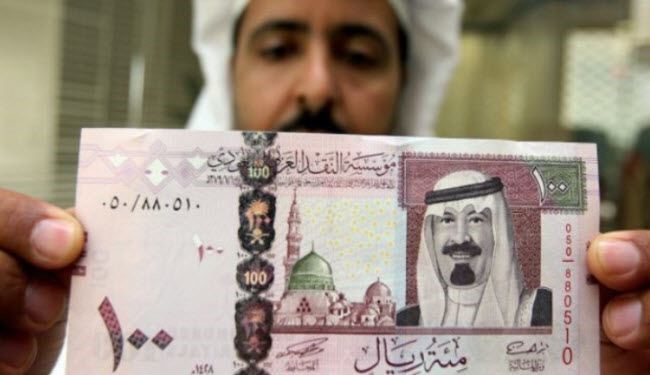 غضب شعبي بالسعودية من قرار تقليص الرواتب.. وايام لا تبشر بخير