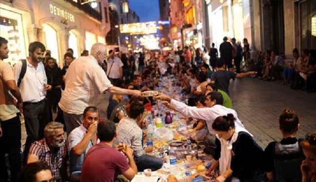 تعرف على أغرب عادات الشعوب في صيام رمضان!