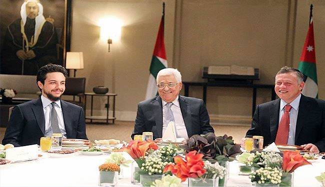 بعد فترة توتر.. ملك الاردن يلتقي عباس ويبحثان التسوية