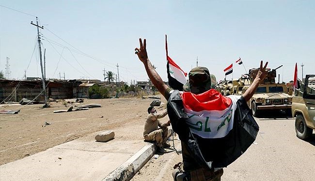 بالصور.. القوات العراقية تتجول وسط الفلوجة